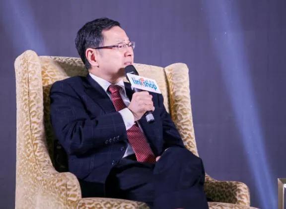 苏宁易购核心人物,苏宁董事长黄明端