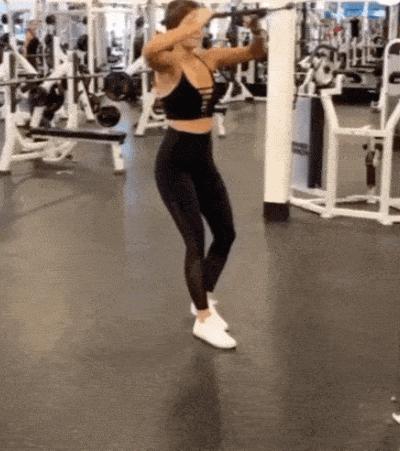 如何练出肩膀上的力量,一个动作让肩膀饱满