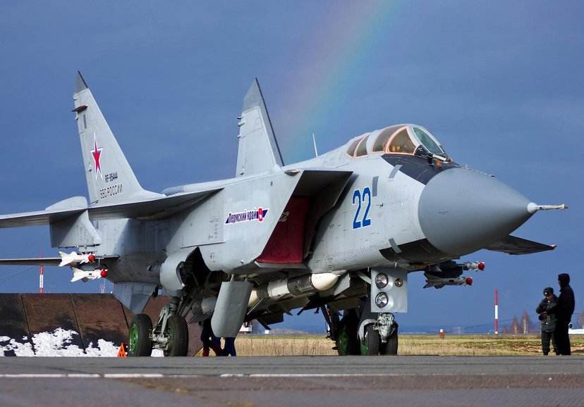 俄罗斯轰炸机携带高超声速导弹,俄罗斯最新型远程战略轰炸机