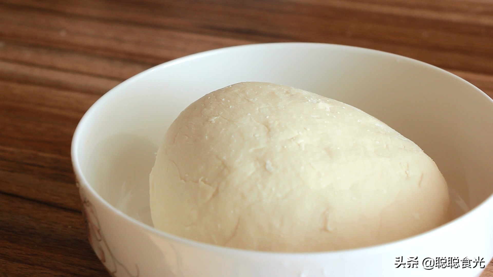 凉皮怎么做才有劲道不易断,凉皮做的不筋道还发粘怎么回事