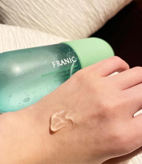 芦荟胶面膜有什么作用与功效,芦荟胶可以当补水面膜使用吗