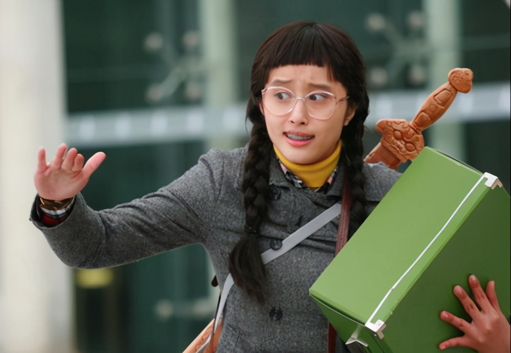 关晓彤从4岁到25岁的演戏变化,盘点关晓彤6到25岁颜值和演技变化