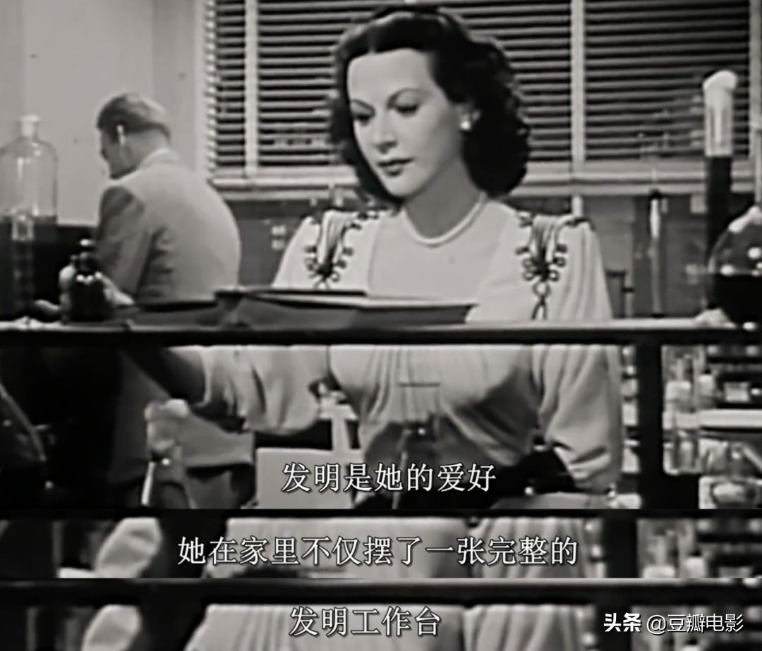 首位全裸出镜，这好莱坞*星艳**竟是wifi之母《*物尤**：海蒂·拉玛传》