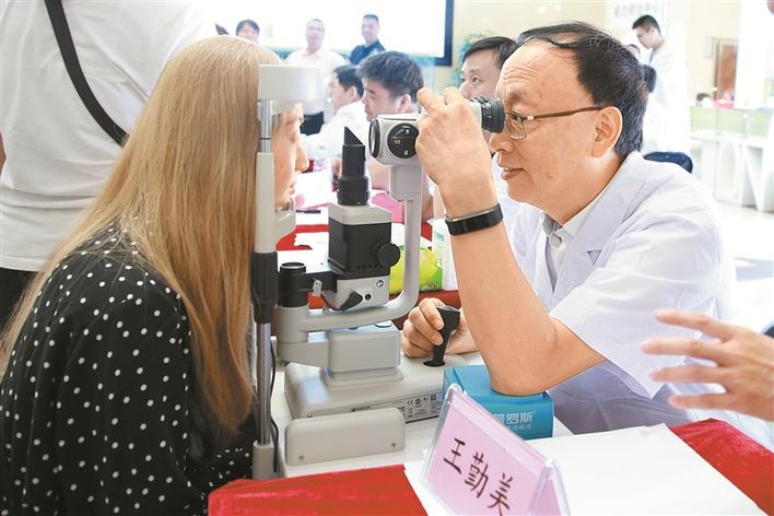 眼科义诊走进社区,眼科义诊让居民享受家门口的便利