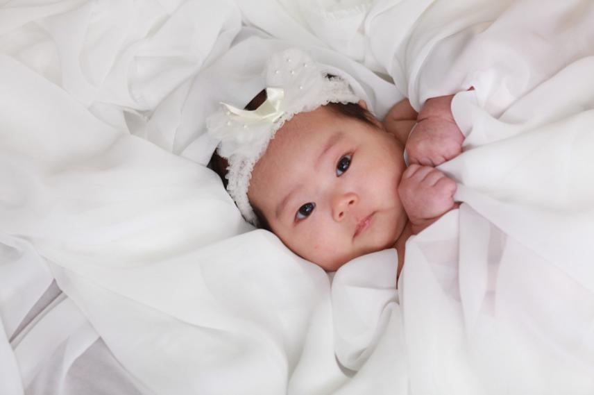 宝宝肠绞痛宝妈怎么熬过去,宝宝肠绞痛一直哭闹怎么哄