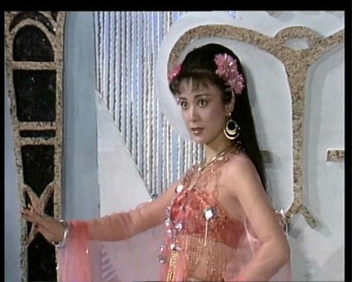 温婉女神傅艺伟化身妖后，扮演苏妲己不可逾越，敬业精神值得学习