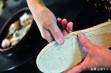童年回忆|母亲教我纳鞋底