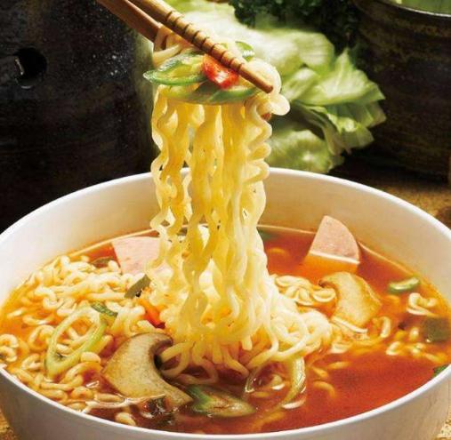 泡面辣条有什么区别图片,零食泡面辣条