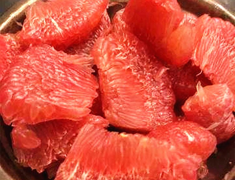 冬季皮肤干燥适合吃什么水果,脸上起皮吃什么水果