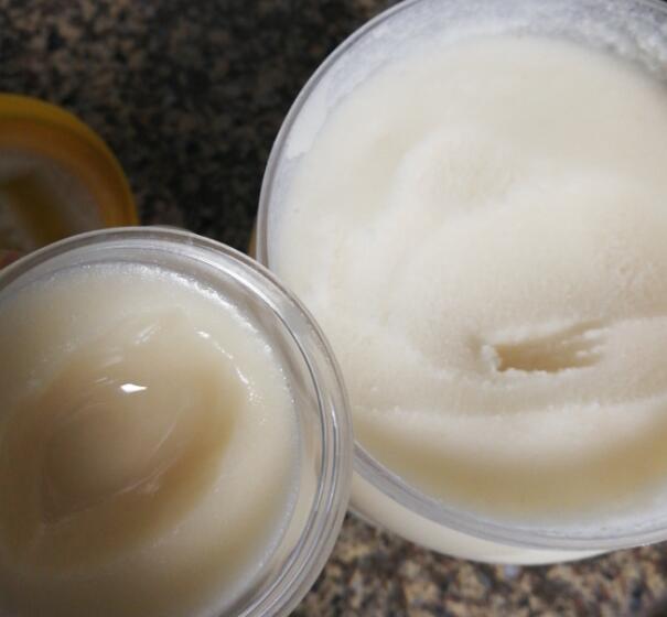 蜂蜜变硬就是假蜂蜜吗,蜂蜜变固体很硬好不好