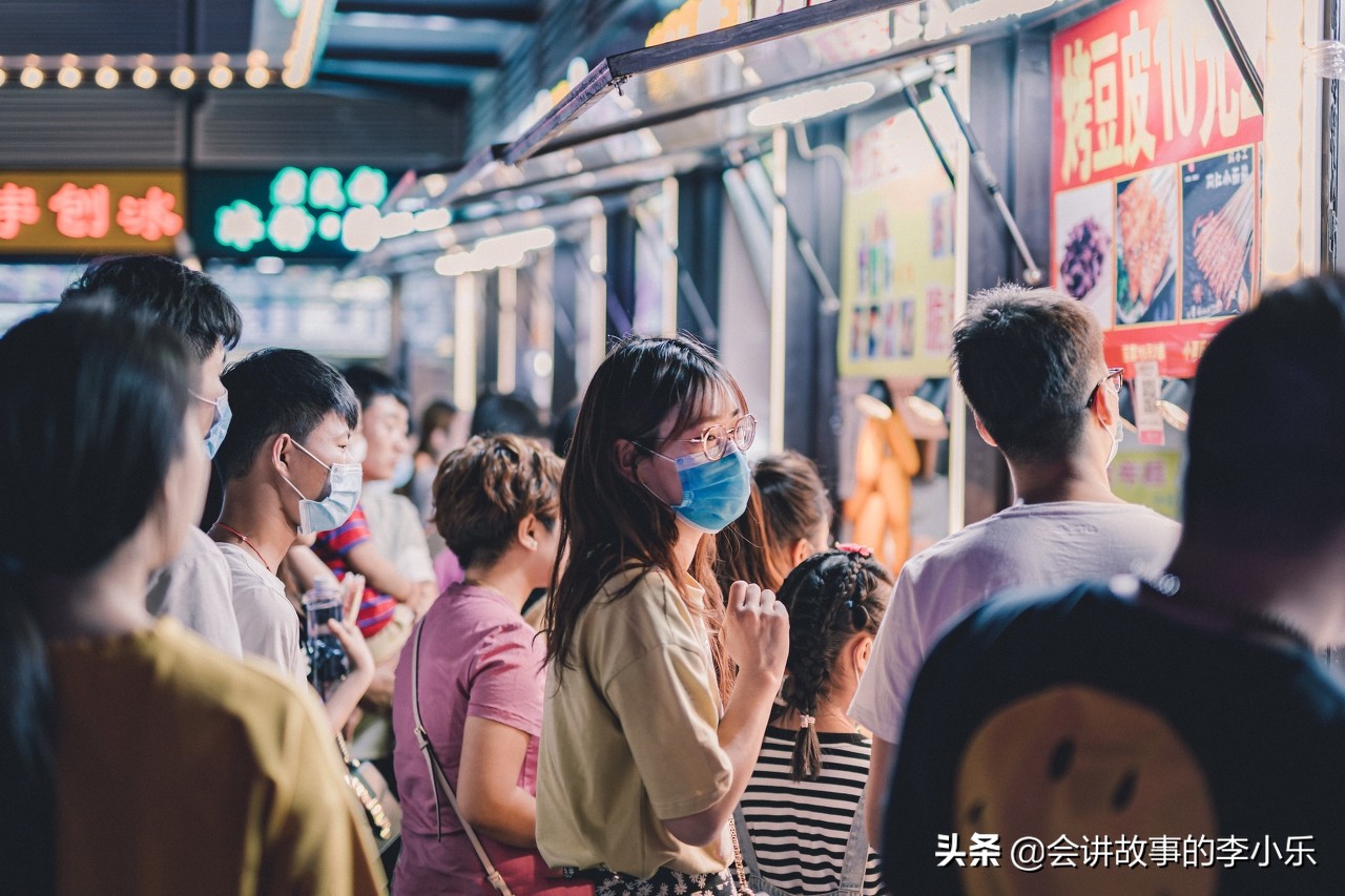 最火爆的赚钱地摊货,最近流行的摆地摊真的能赚钱吗