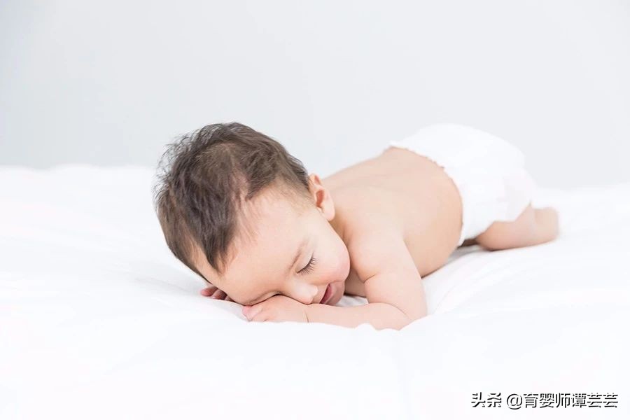 宝宝睡觉不安分总是醒,宝宝睡觉不安稳老是醒是缺钙么