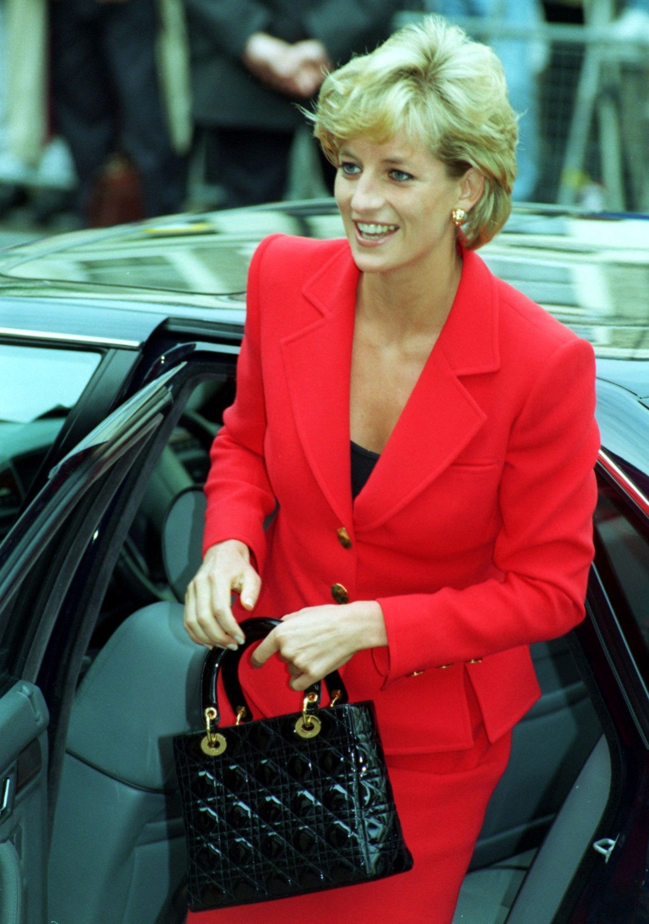 ladydior四格戴妃包早春新品,dior戴妃丝绸水钻包搭配