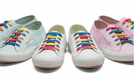 夏天什么裙子配小白鞋,夏天穿裙子可以穿小白鞋吗