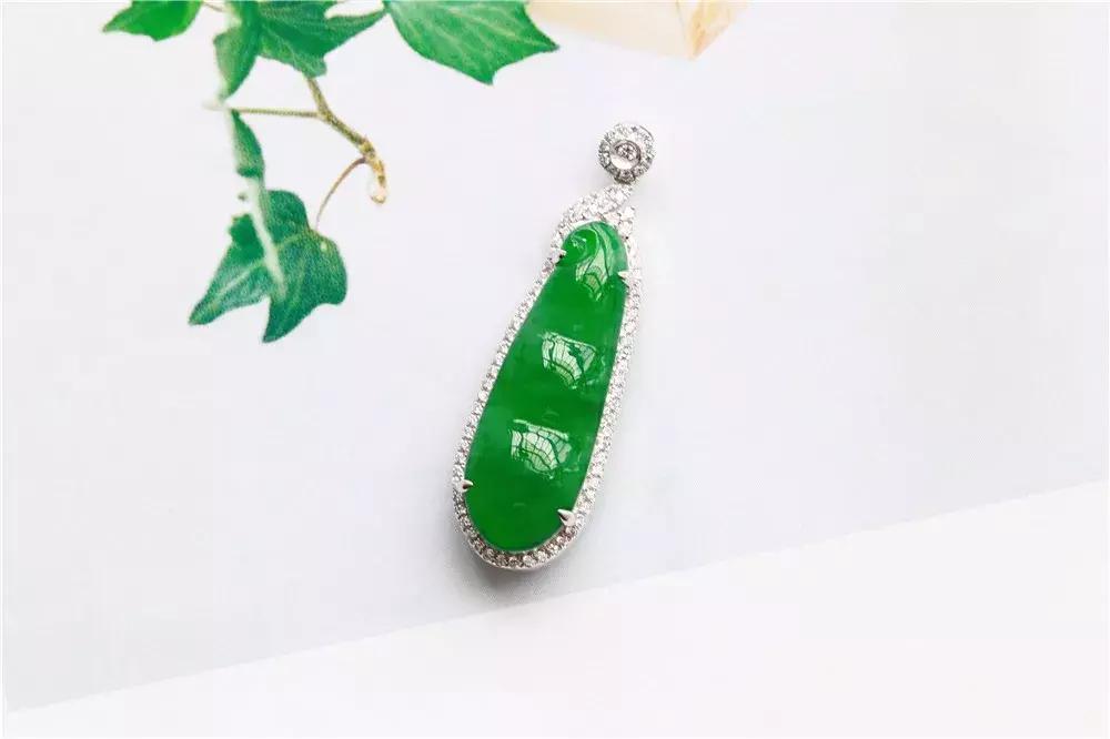 b货翡翠卖高价,为什么b货翡翠卖得很好