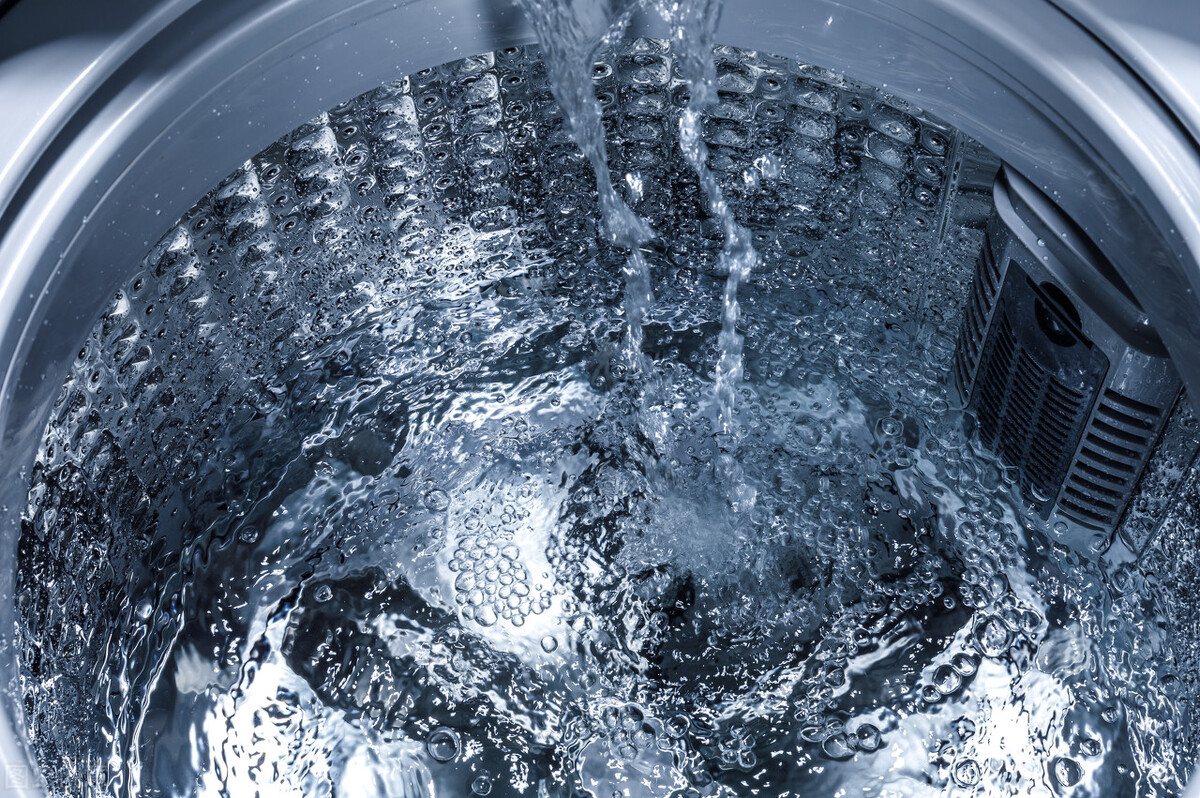 如何分辨波轮洗衣机和滚筒洗衣机,滚筒洗衣机和波轮洗衣机差别在哪