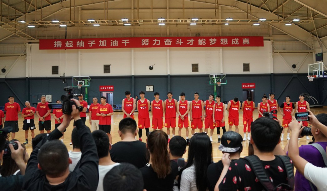 cba穿的李宁篮球鞋,李宁赞助cba都给点什么鞋