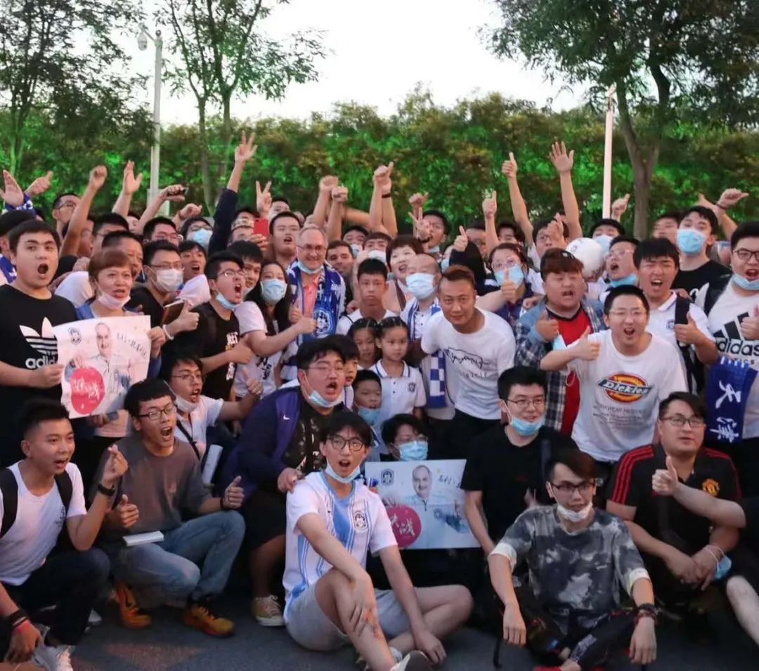 别大爷送战友泰达故土辞行施蒂利克·吟