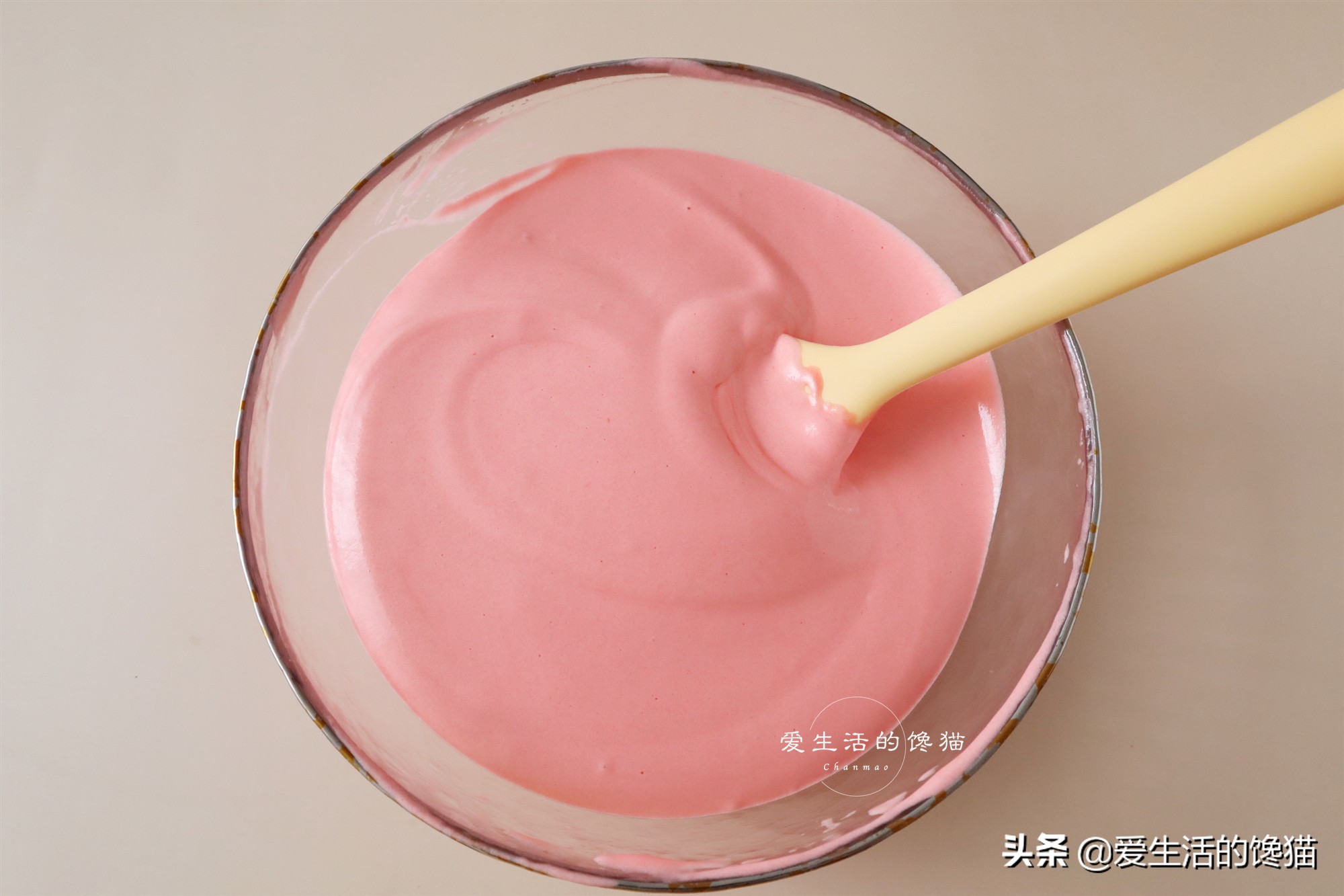 蜂蜜蛋糕完全不腻,蜂蜜纸杯蛋糕怎么做不回缩