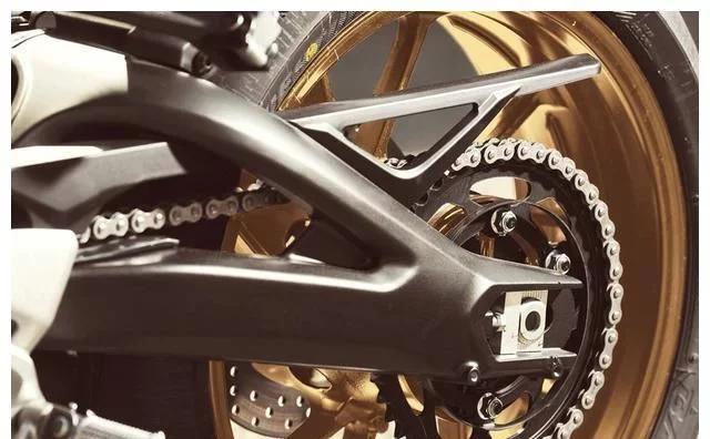 雅马哈xsr900和杜卡迪自游800,雅马哈xsr900复古仿赛首次亮相