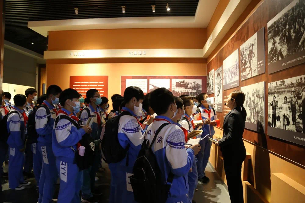 全面提升教育现代化水平,全面提高教育质量和办学水平