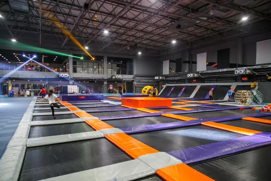 让全家老少玩上瘾的巨型嗨玩基地，1周年店庆活动炸翻全场！