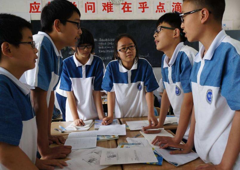 初二学生叛逆作为家长应如何管教,初二逆反难管暴躁怎么辅导学习