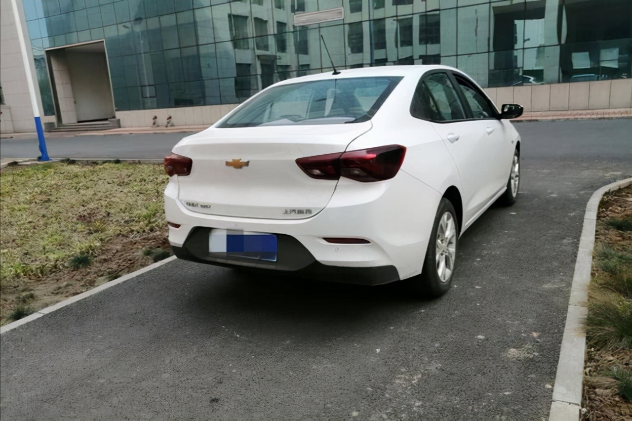 雪佛兰科沃兹开6年4万公里,雪佛兰科沃兹2018款提车