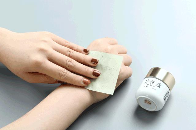 哪款面霜搭配有抗老提亮功效,可以提亮肤色紧致皮肤的面霜