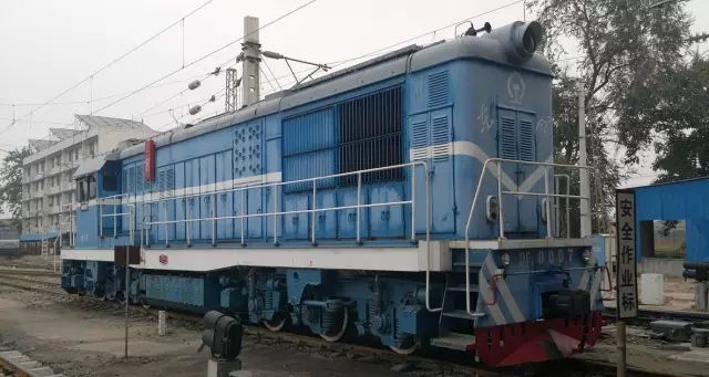 内燃机火车头都有哪些样子,中国内燃机车火车头