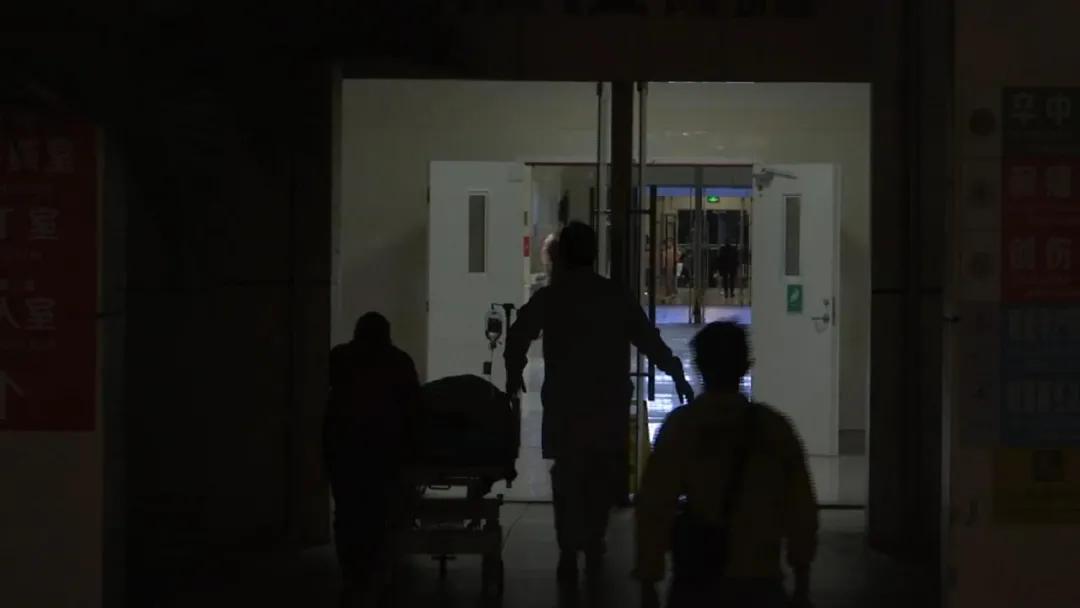 久拖成重疾！男子右脚冻伤后严重坏死