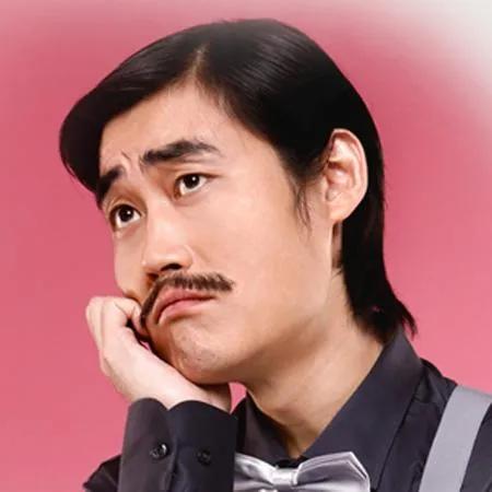 《万万》系列播出八年，配角凭借《扬名立万》一鸣惊人，主角沉寂