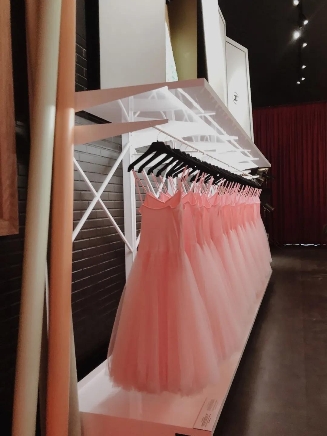 去看香奈儿香水展,感知香奈儿香水展2021展览图片