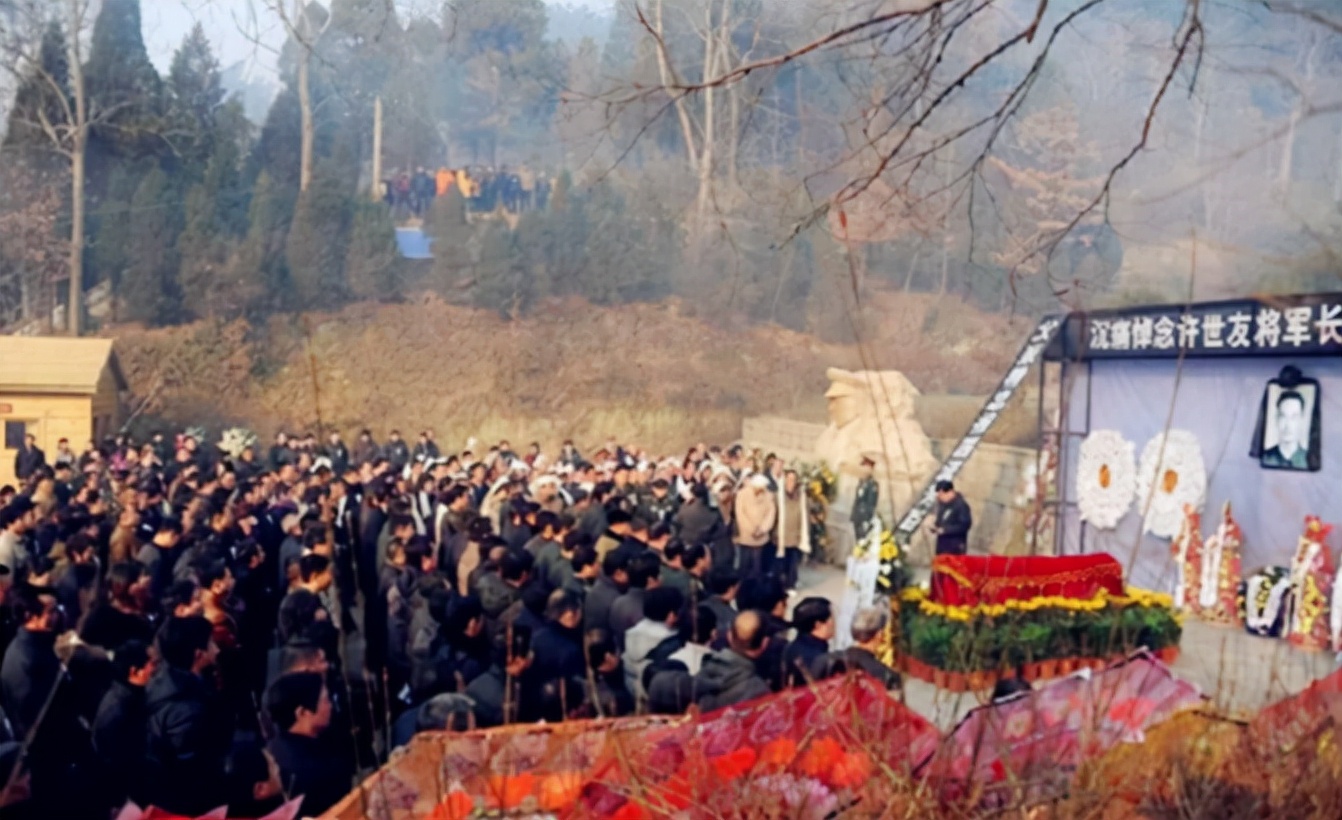 *世友许**之子许光,患癌后向医院提要求:不用进口药,不做过度治疗