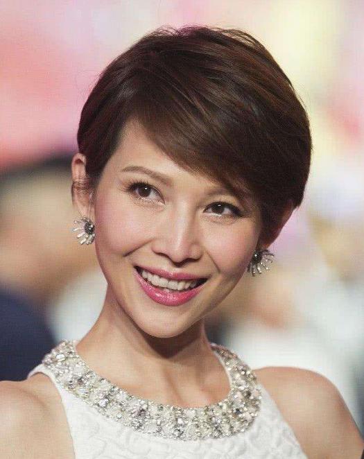 蔡少芬的艰辛往事,蔡少芬人生几经波折大起大落