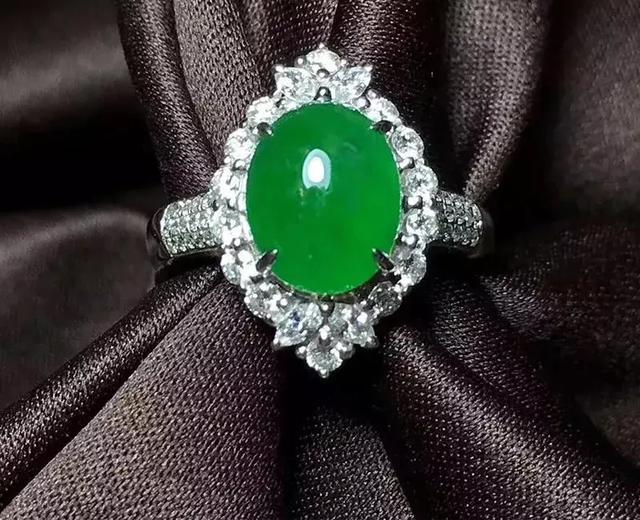 宝石并不一定按颜色命名，90%的人都曾被忽悠过