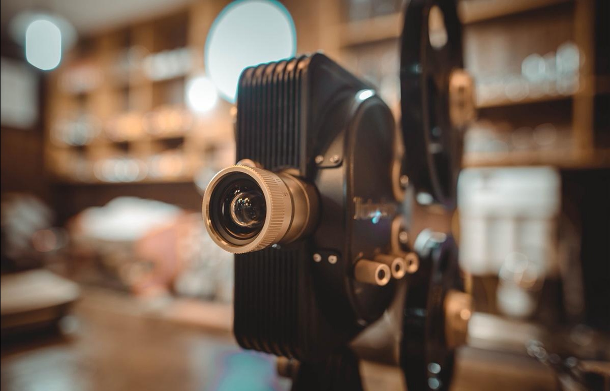 瞬间提升客厅格调，电影1895电影机体验