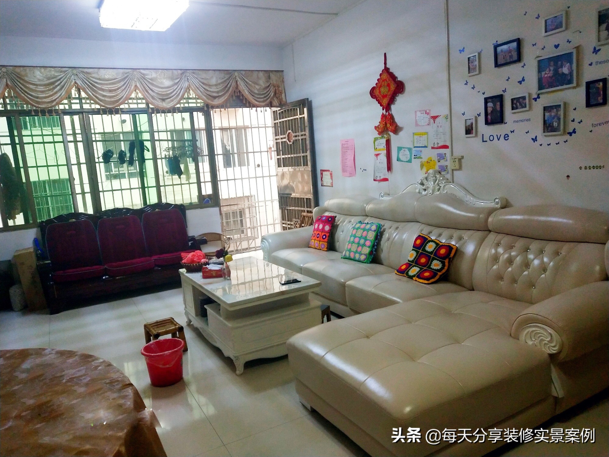 她家房子入住十三年，室内还保持很干净，窗户外晾衣服，谁见过？