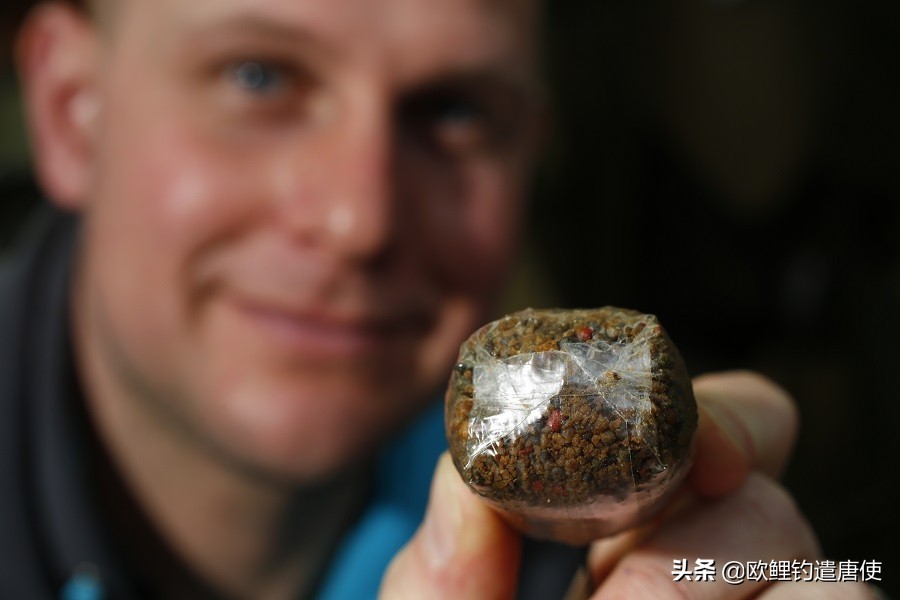 老外钓鱼打窝,老外打窝钓鱼视频大全