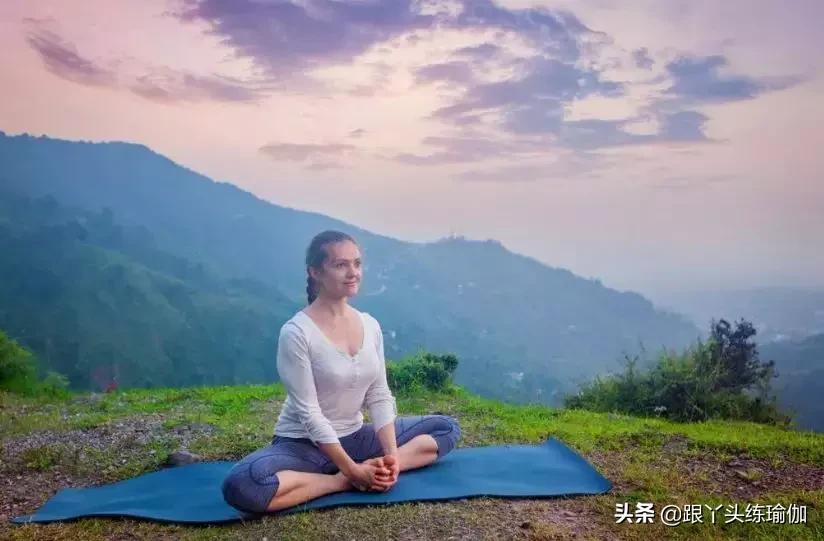 屁股大胯宽瑜伽哪些动作能改善,躺着可以改善假胯宽的瑜伽动作