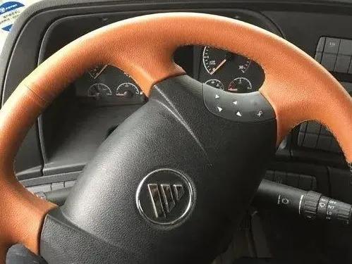 18款解放jh6500马力牵引车怎么样,解放j7对比欧曼est汕德卡旗舰高栏