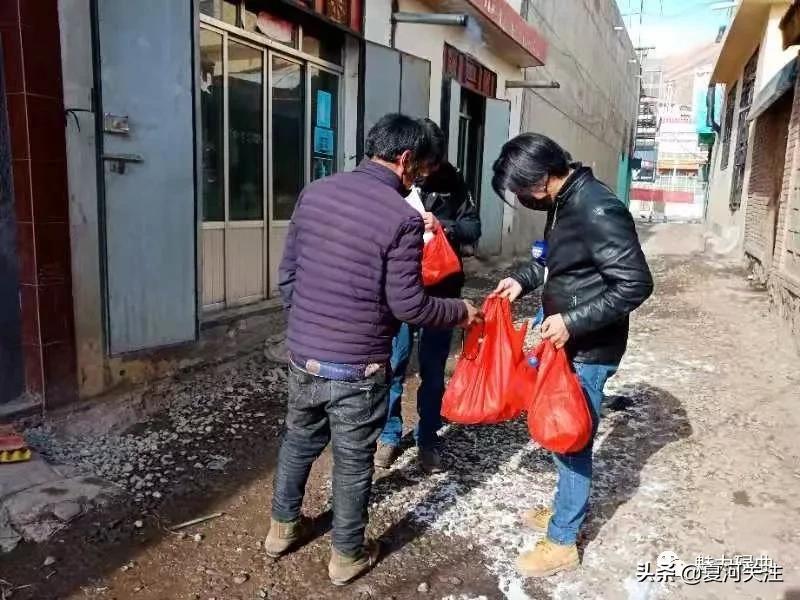 党员争当采购员为民服务 (党员变身采购员关爱服务送上门)