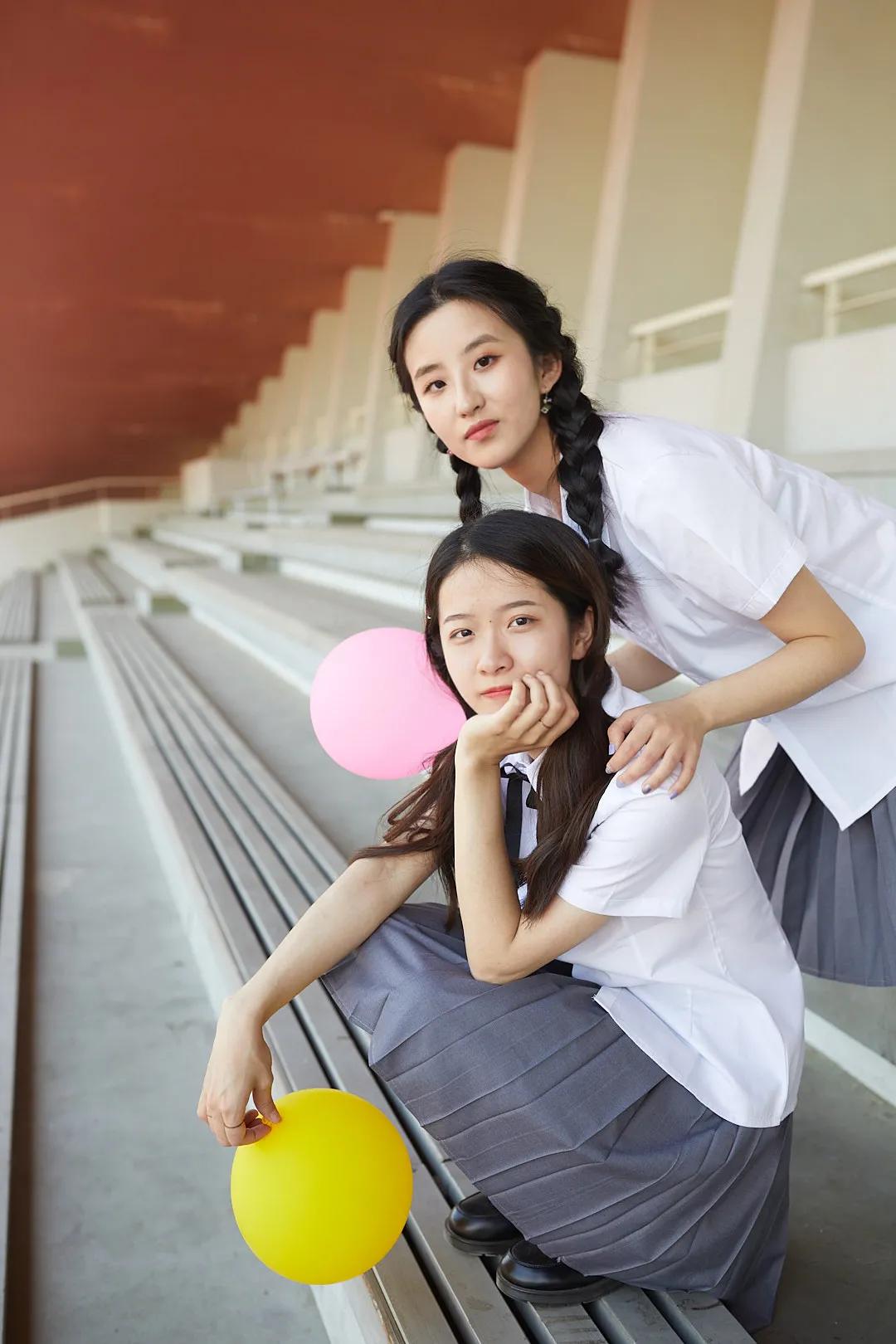 毕业照自己拍全身合成,毕业照自己拍怎么拍