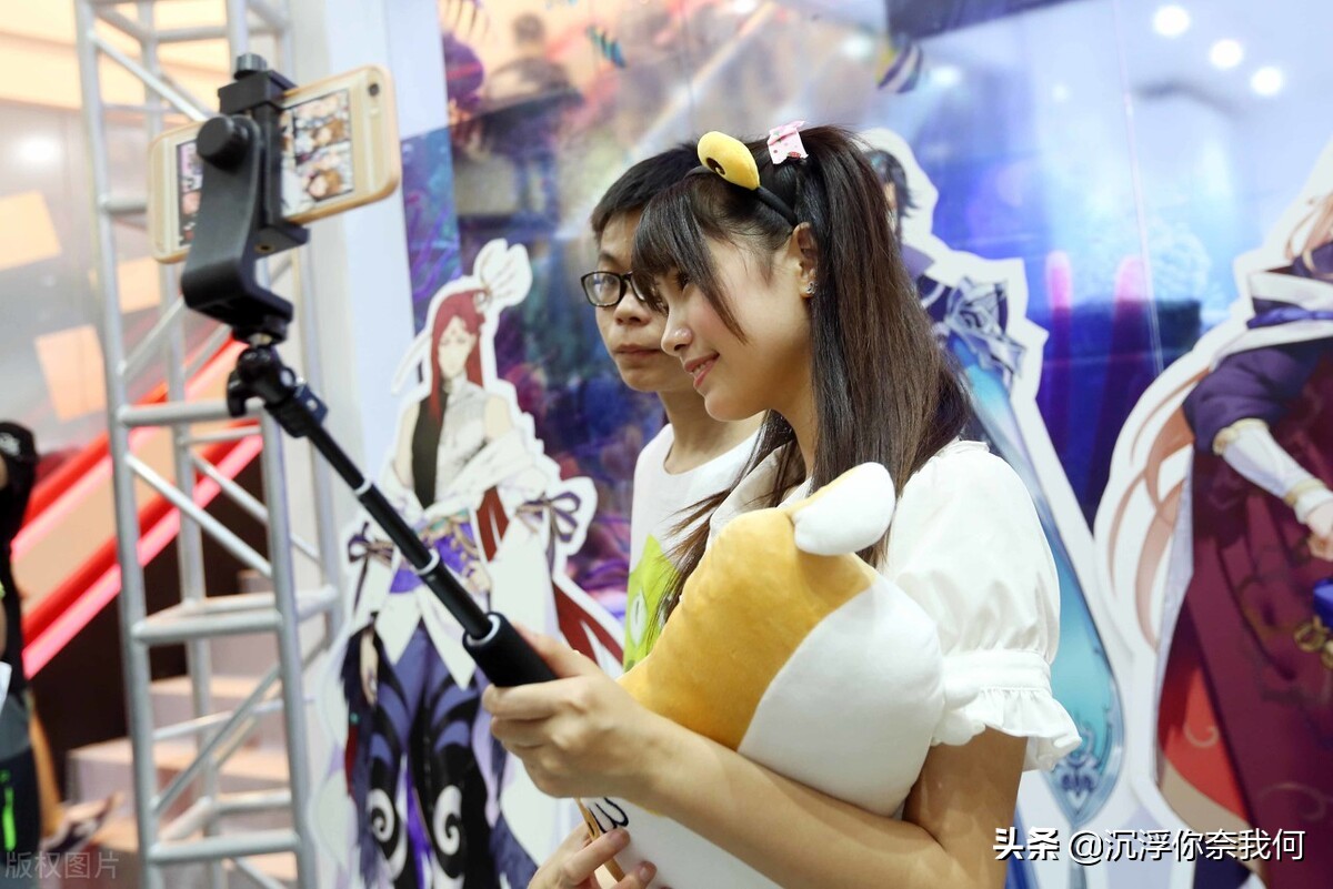 卡友老黑直播,看老黑直播的人