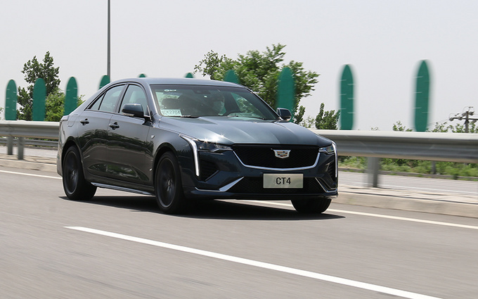凯迪拉克CT4试驾评测,凯迪拉克ct4和ats空间对比