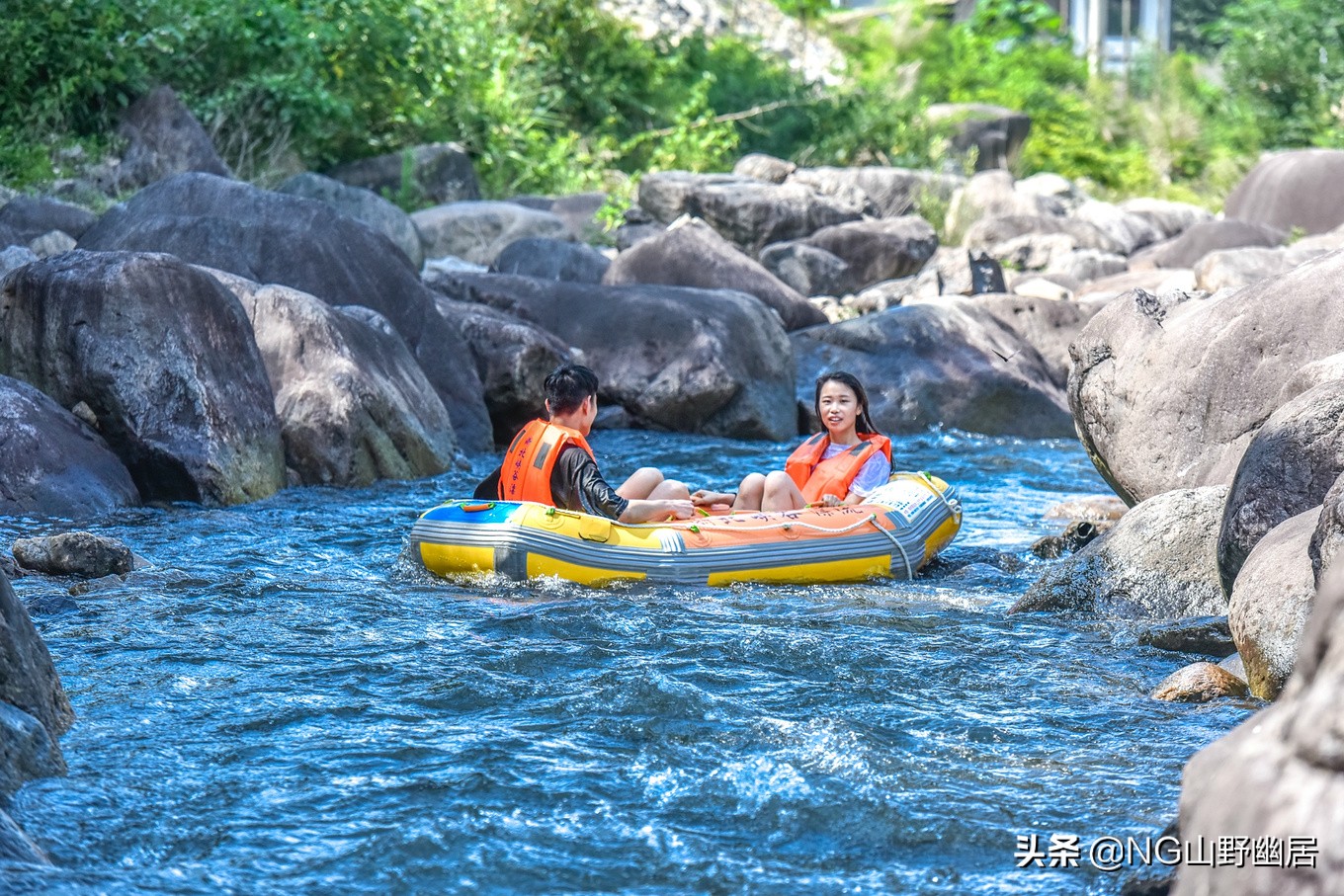 抓住暑假的尾巴峡谷漂流,趁着夏日的尾巴