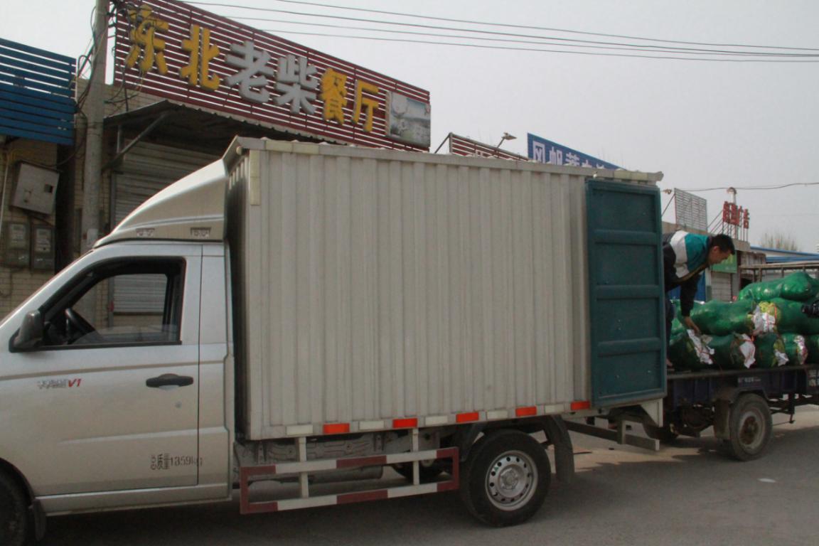 邢凡说：福田祥菱V1挺好用于超市配送很满意