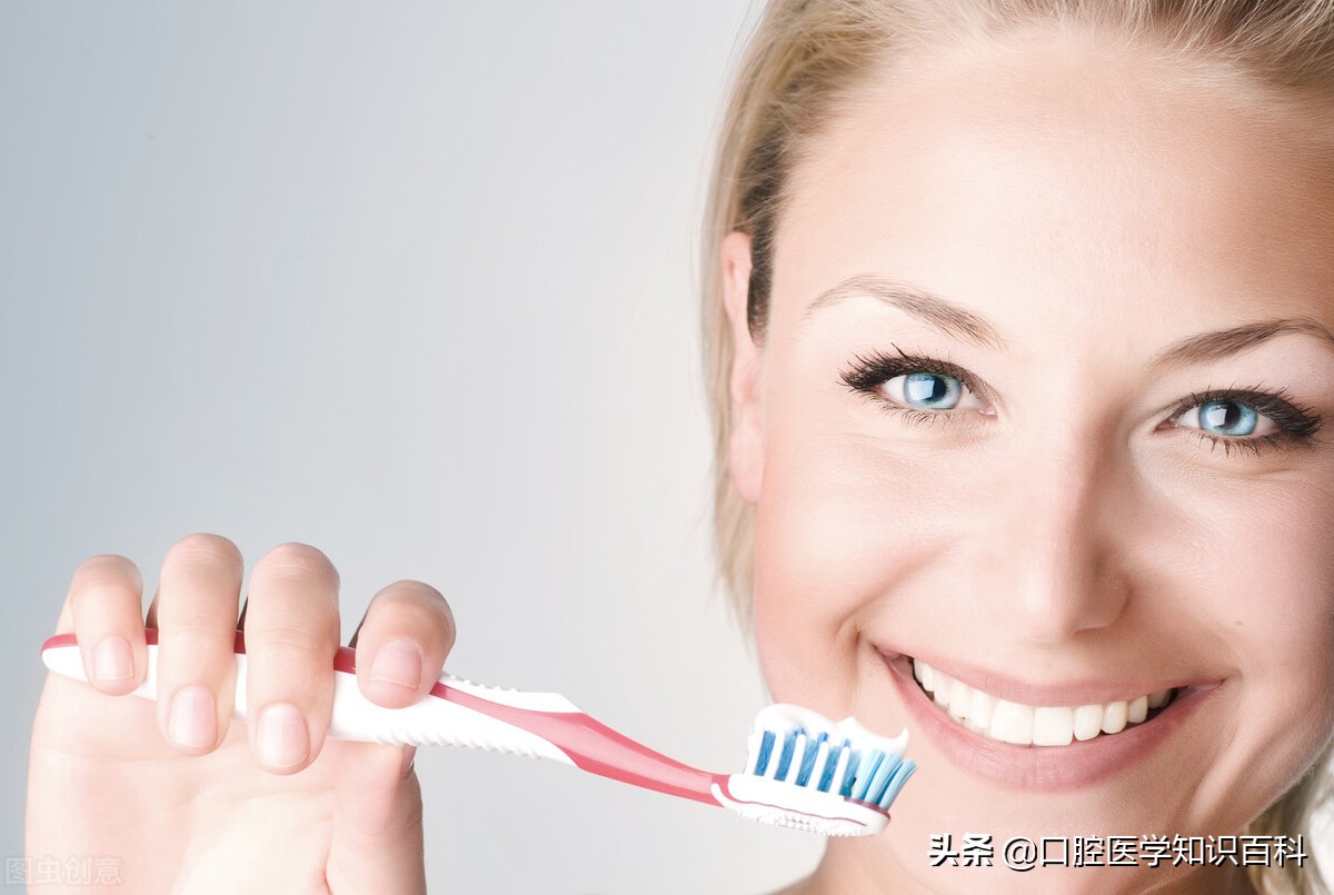 牙齿意外脱落不要扔，及时找牙医有很大可能让牙齿再成活