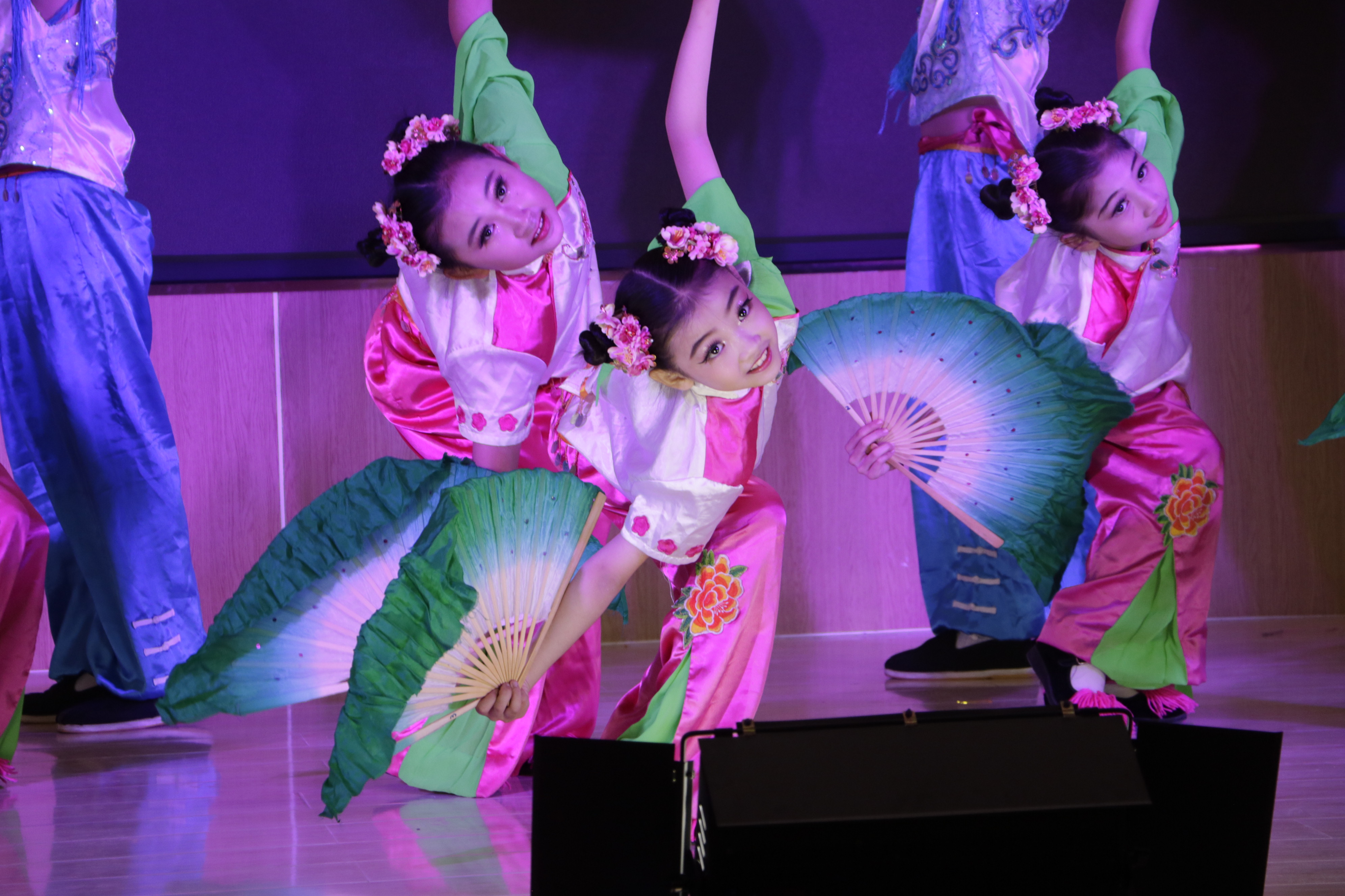 书香浸润童年主题活动之遇见美好,书香浸润童心献礼建党百年展板