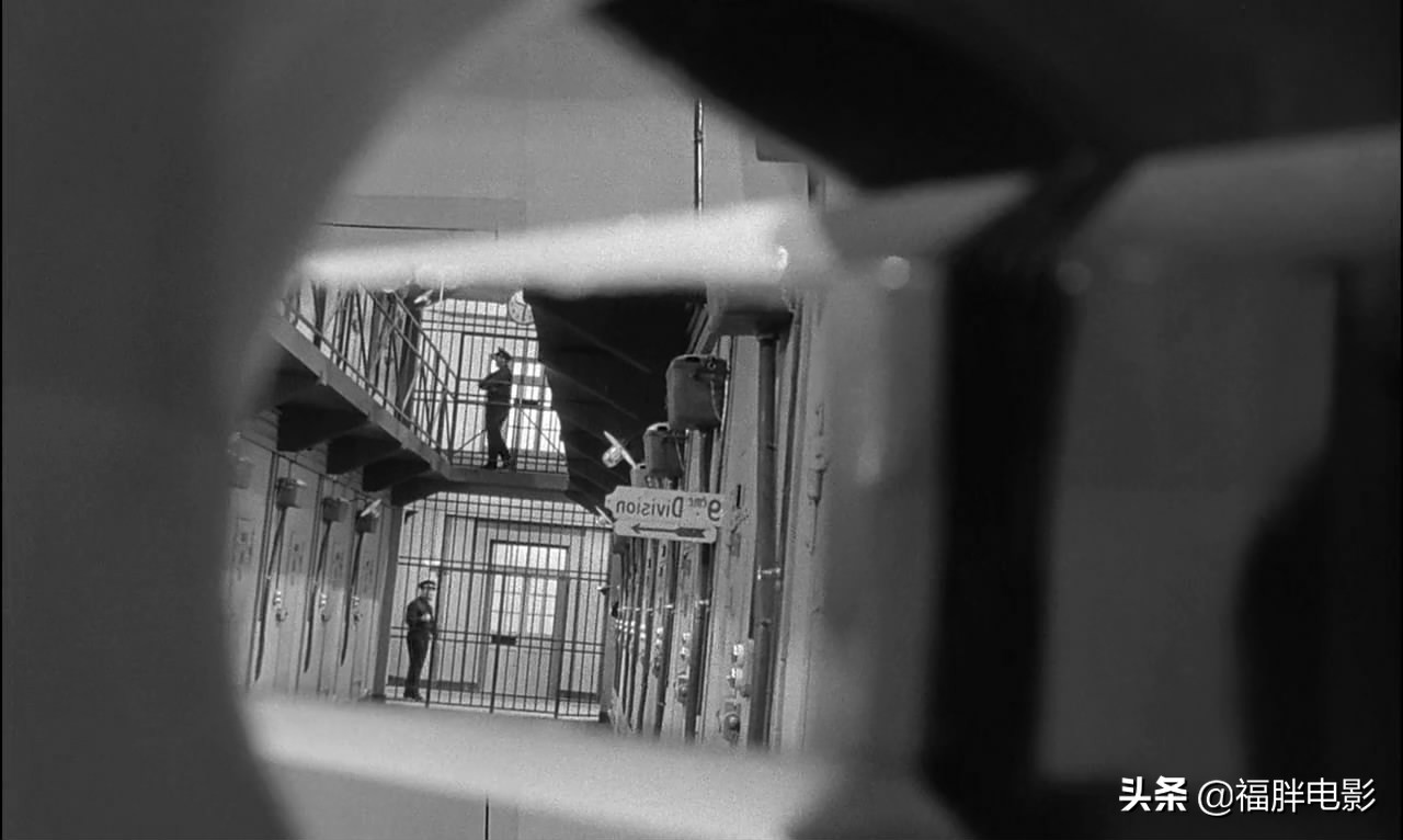 肖申克的救赎挖洞挖了多少年,最伟大的越狱电影肖申克的救赎